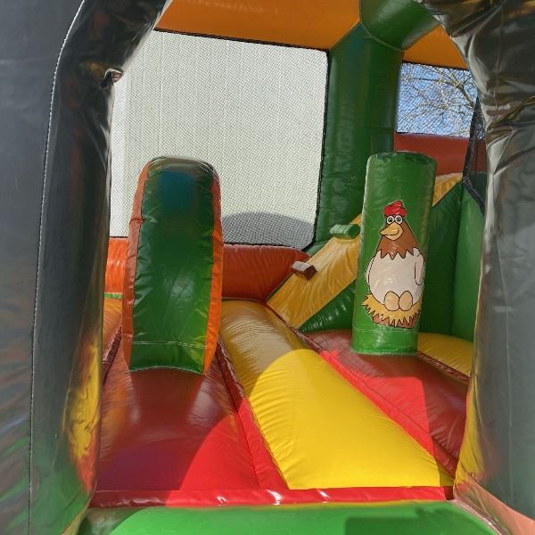 Multiplay Boerderij Springkasteel Multiplay Boerderij Springkasteel