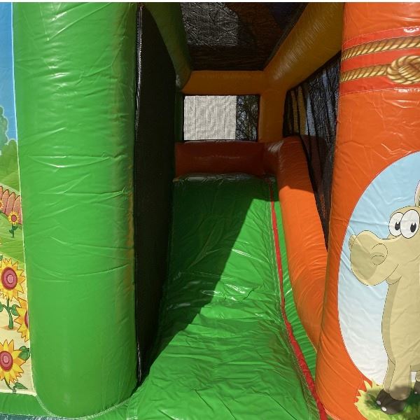 Multiplay Boerderij Springkasteel Multiplay Boerderij Springkasteel